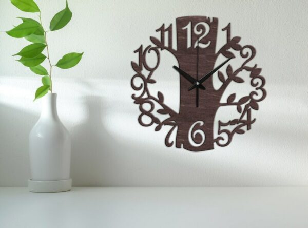 Tree wall clock